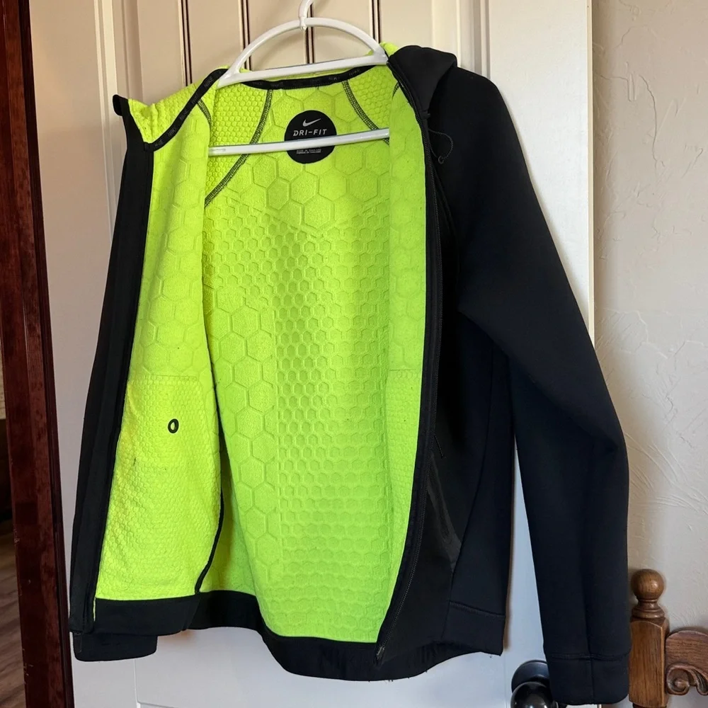 Nike which features pictures